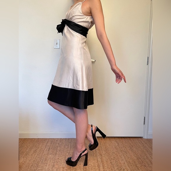 Classy MIDI backless Dress - Picture 6 of 7